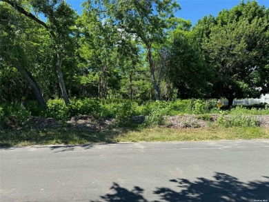 Beach Lot For Sale in Cutchogue, New York