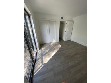 Beach Townhome/Townhouse For Sale in Fort Myers, Florida