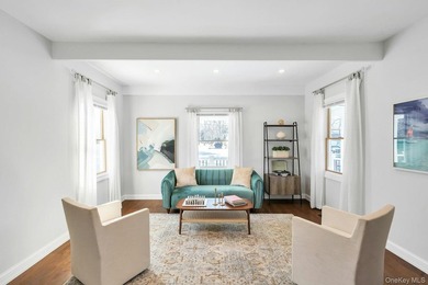 Beach Home For Sale in East Marion, New York