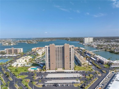 Beach Condo For Sale in South Pasadena, Florida