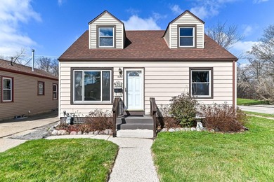 Beach Home For Sale in Milwaukee, Wisconsin