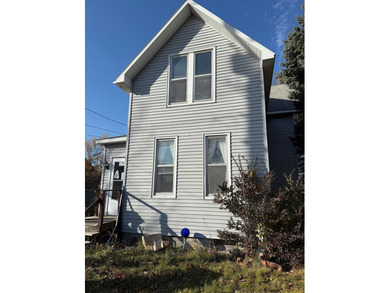 Beach Home Active Under Contract in Manistee, Michigan