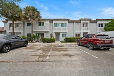 Beach Townhome/Townhouse For Sale in Pembroke Pines, Florida