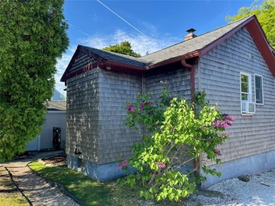 Beach Home Sale Pending in Middletown, Rhode Island