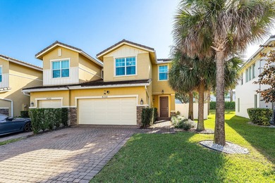 Beach Townhome/Townhouse For Sale in Deerfield Beach, Florida