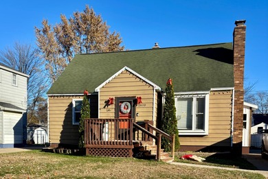 Beach Home Sale Pending in Norton Shores, Michigan