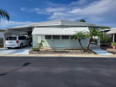 Beach Home Sale Pending in Palm Harbor, Florida