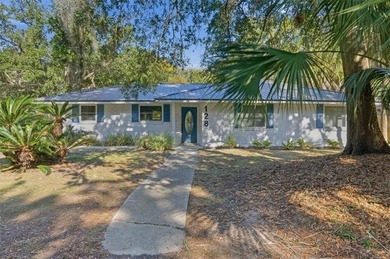 Beach Home For Sale in Saint Simons, Georgia