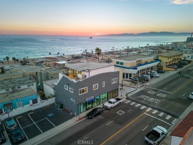 Beach Home For Sale in Manhattan Beach, California