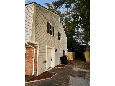 Beach Townhome/Townhouse For Sale in Virginia Beach, Virginia