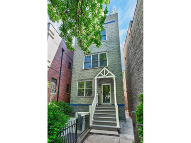 Beach Condo For Sale in Chicago, Illinois