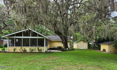 Beach Home For Sale in Ocean Isle Beach, North Carolina