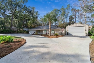Beach Home For Sale in Saint Simons, Georgia