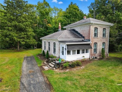 Beach Home For Sale in Geneva, Ohio