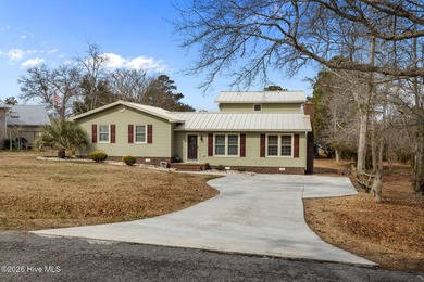 Beach Home For Sale in Hubert, North Carolina