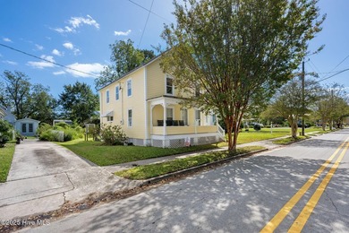 Beach Home For Sale in Oriental, North Carolina