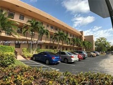 Beach Condo Sale Pending in Sunrise, Florida