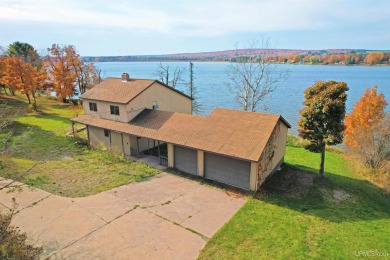 Beach Home Sale Pending in Hancock, Michigan