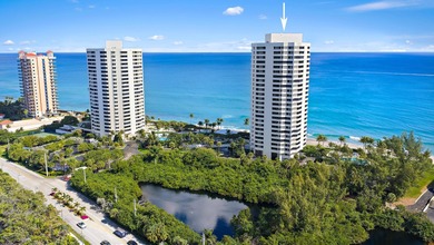 Beach Condo For Sale in Singer Island, Florida
