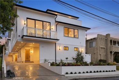 Beach Townhome/Townhouse Active Under Contract in Redondo Beach, California