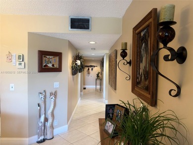 Beach Condo For Sale in Pembroke Pines, Florida