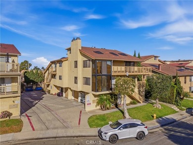 Beach Townhome/Townhouse For Sale in Huntington Beach, California