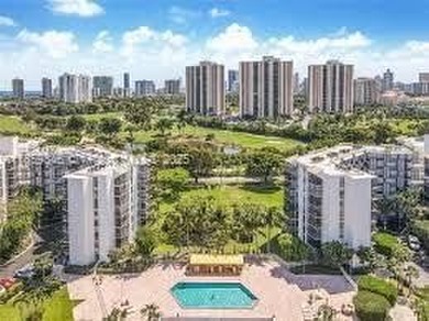 Beach Condo For Sale in Aventura, Florida