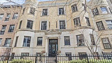 Beach Condo For Sale in Chicago, Illinois