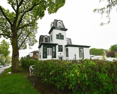 Beach Home Sale Pending in College Point, New York