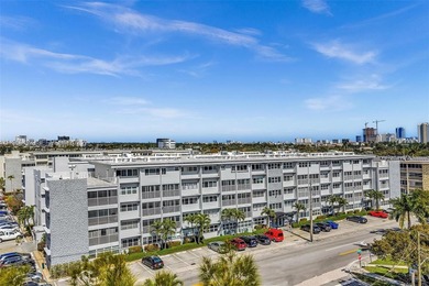 Beach Condo For Sale in Hallandale Beach, Florida