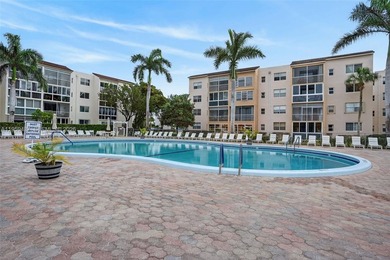 Beach Condo For Sale in Lauderdale Lakes, Florida