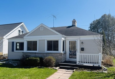 Beach Home For Sale in Sheboygan, Wisconsin