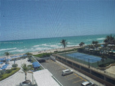 Beach Condo For Sale in Hallandale Beach, Florida