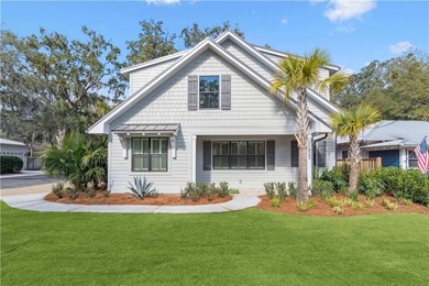 Beach Home For Sale in Saint Simons, Georgia