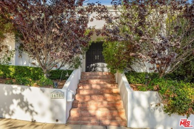 Beach Home For Sale in Pacific Palisades, California