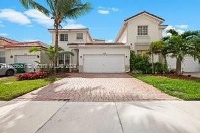 Beach Townhome/Townhouse For Sale in Miramar, Florida