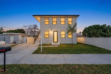 Beach Townhome/Townhouse For Sale in Miami, Florida