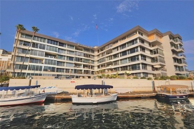 Beach Condo For Sale in Corona Del Mar, California