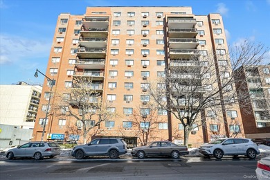 Beach Condo For Sale in Flushing, New York