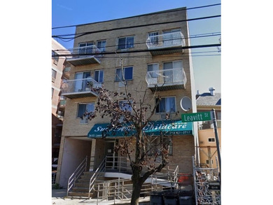 Beach Condo For Sale in Flushing, New York