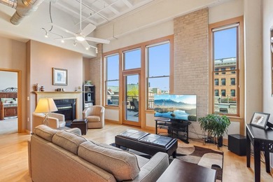 Beach Condo For Sale in Milwaukee, Wisconsin