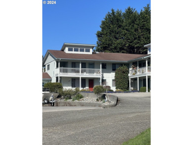 Beach Home For Sale in Brookings, Oregon