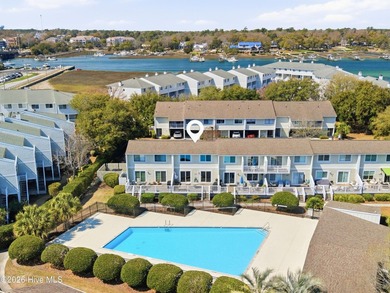 Beach Townhome/Townhouse Active Under Contract in Wrightsville Beach, North Carolina