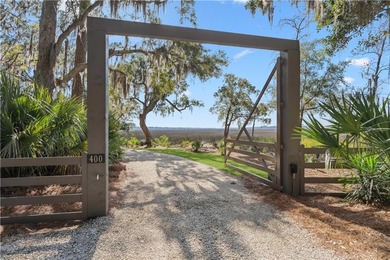 Beach Home For Sale in Saint Simons, Georgia