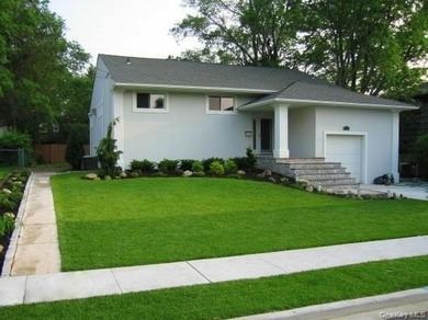 Beach Home Sale Pending in Baldwin, New York