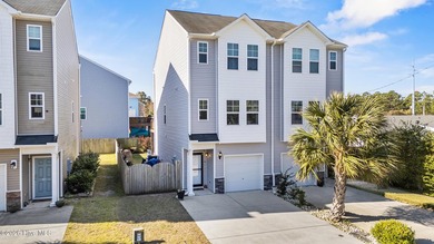 Beach Townhome/Townhouse For Sale in Carolina Beach, North Carolina