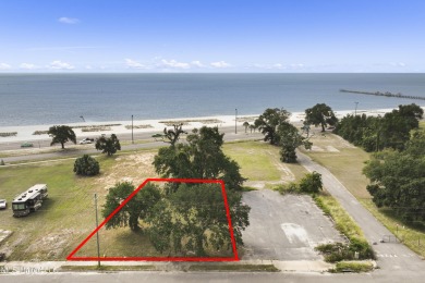 Beach Lot Sale Pending in Gulfport, Mississippi