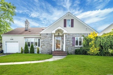 Beach Home Sale Pending in Massapequa, New York