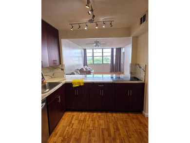 Beach Condo For Sale in Miami, Florida