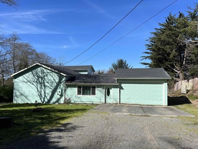 Beach Home For Sale in Smith River, California